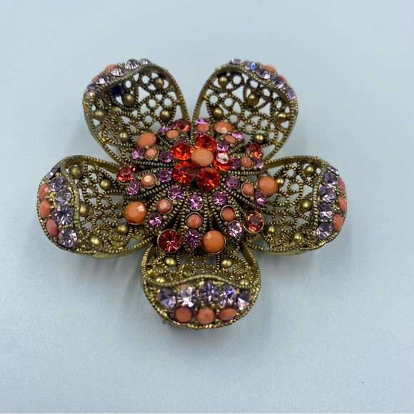 United Colors of Benetton 1991 Floral Crystal Brooch. - Picture 3 of 7